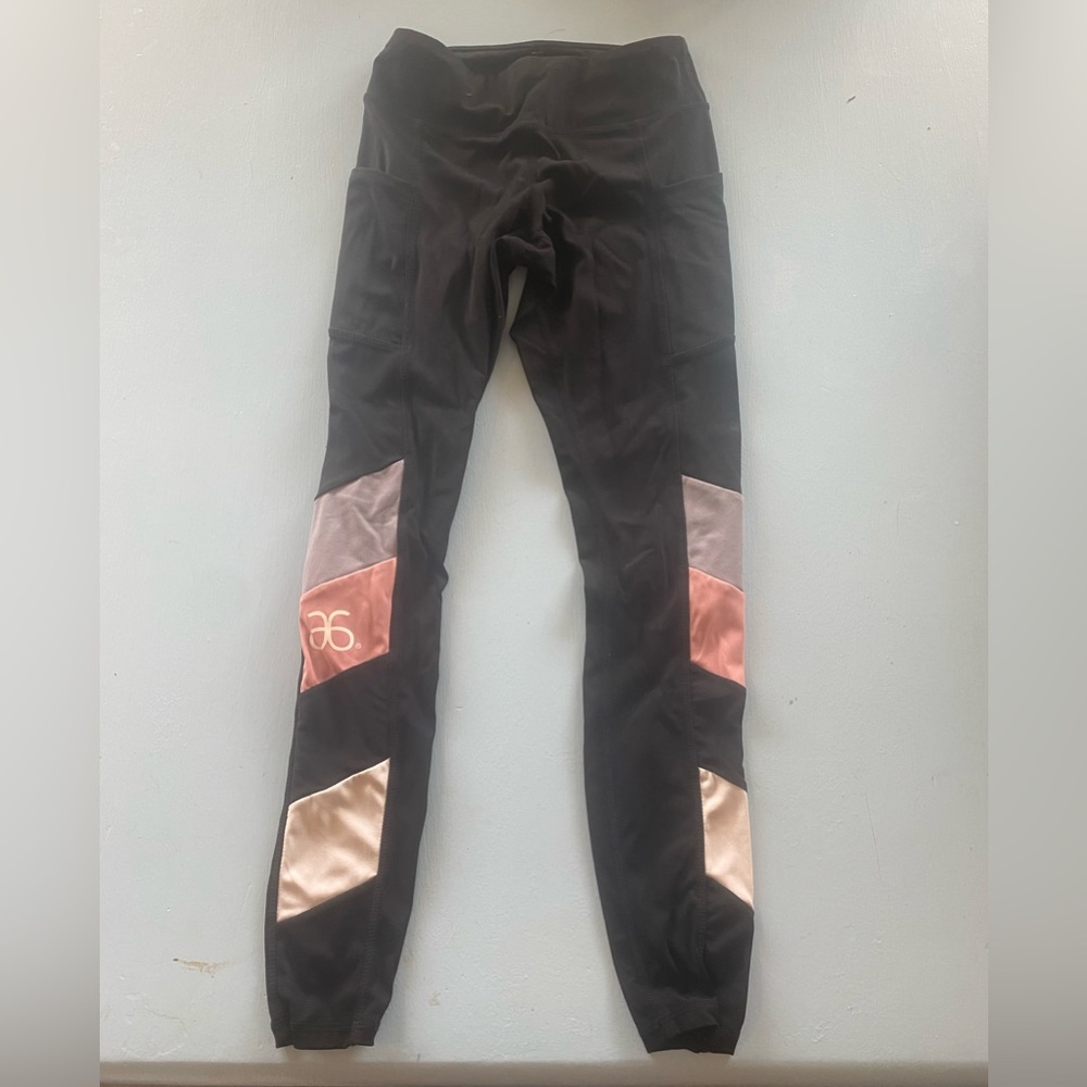 Arbonne - XS Black Leggings with Patterned Leg